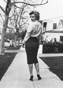 Monroe in a pencil skirt