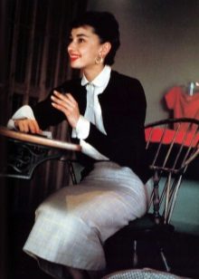 Audrey Hepburn in a pencil skirt