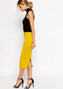 Mustard pencil skirt