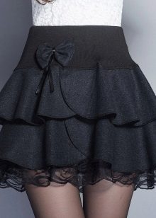 black trampoline skirt