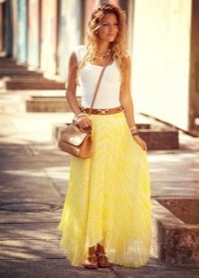 A half-skirt with sandals