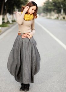 long balloon skirt