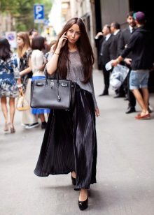 black pleated skirt