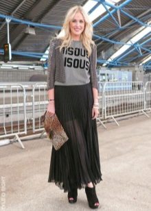 ayak bileği bot ile pilili etek