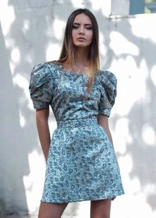 Sleeve flashlight on a dress