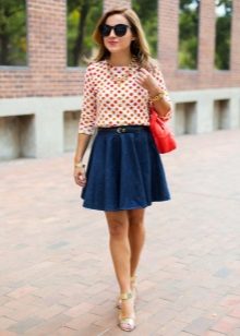 Fluffy skirt for girls with a figure like Pear