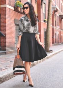 Skirts suitable for women with a figure like Pear