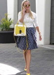 A-line skirt for a girl with a figure like Apple