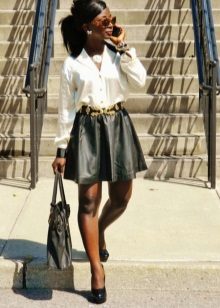 Accessories and jewelry for a leather skirt
