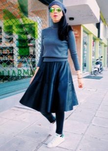 Leather skirt sun with sneakers