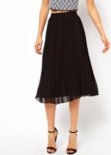 Loose summer skirt in black