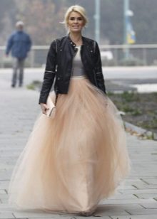 Long layered beige skirt