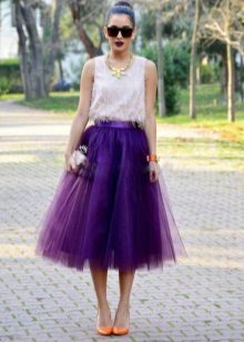Medium layered skirt