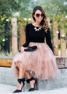 A layered skirt combined with a tight top