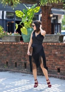 Kleidungszubehör mit Fransen