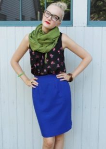 Accessories for a blue pencil skirt