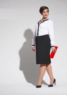 office outfit with a pencil skirt for overweight women