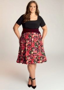 Half-skirt on an elastic band for obese girls