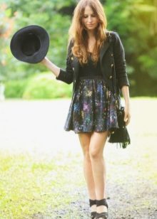 Half-skirt on an elastic band with a leather jacket