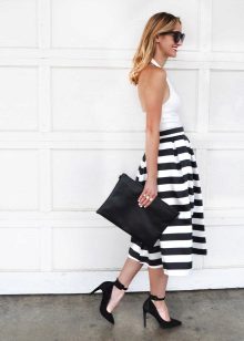 What to wear with a striped skirt