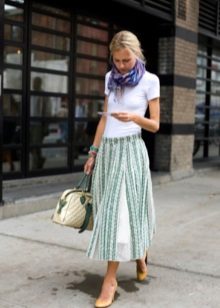 white and green elastic skirt