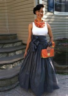 Long skirt with a bow on the side