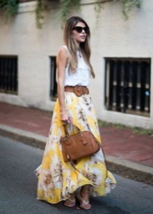 Langt sommerskjørt sol til gulvet