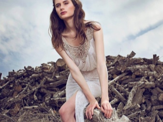 Wedding dress with ornament