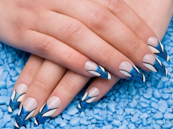 Manicure under a blue dress