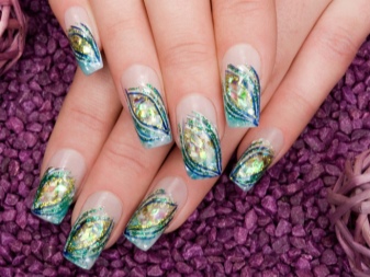 Patterns for manicure under a blue dress