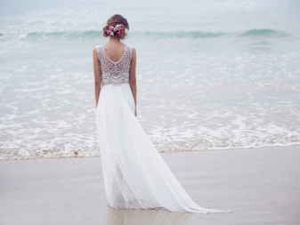 Wedding dress with pearls