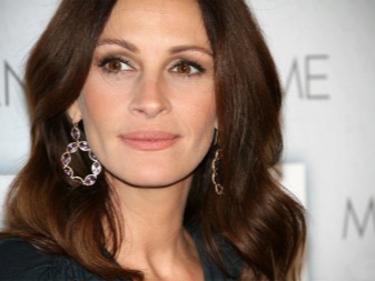 Makeup for brunettes of spring color type