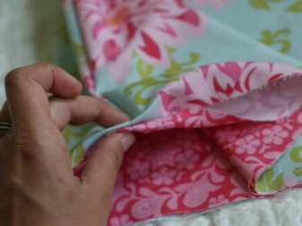 Bending the bottom of the dress - step 1