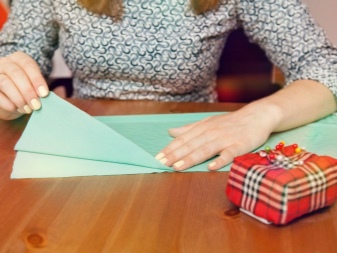 Stitching details of a summer asymmetric dress