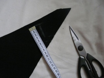 Harvesting belt for half-skirt (conical skirt)