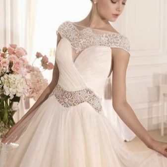 Tarik Ediz Lace Wedding Dress
