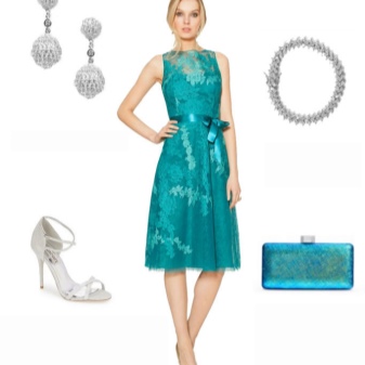 Silver accessories for a turquoise dress