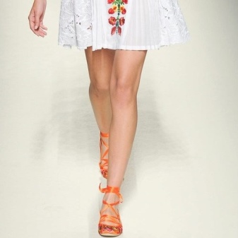 เครื่องจักสานบัลเล่ต์แฟลตไปยังเก้าอี้อาบแดดของรัสเซีย