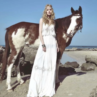 Boho style dress with lace