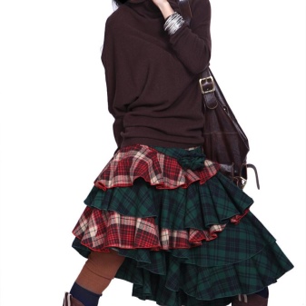 contrast skirt with asymmetric flounce