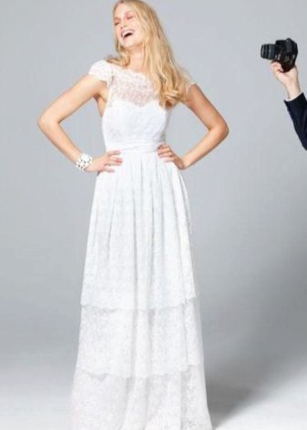 Otevřené zadní svatební šaty