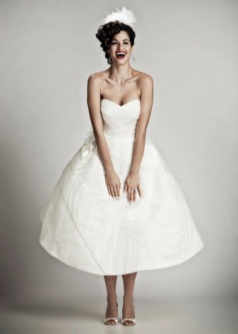 Retro style wedding dress