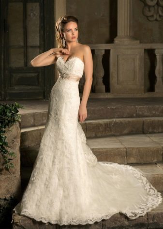 Lace wedding dress from Natalya Romanova