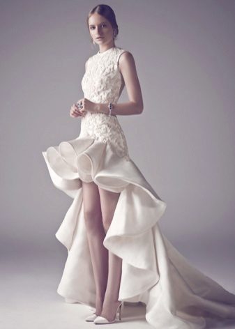 Ashi short wedding dress with a train