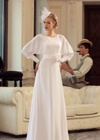 Wedding plain vintage dress with sleeves