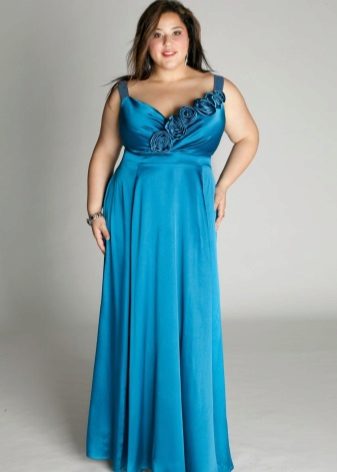 Wieczorowa letnia sukienka na pełne ramiączka