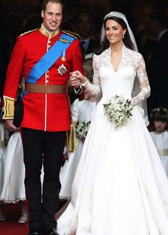 Kate Middleton's expensive lace wedding dress
