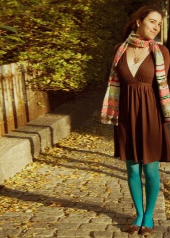 Emerald tights under a brown dress