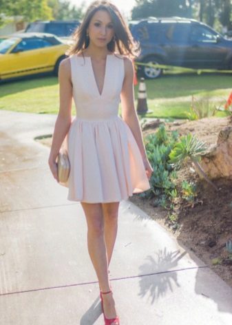 Accessories for a milk dress