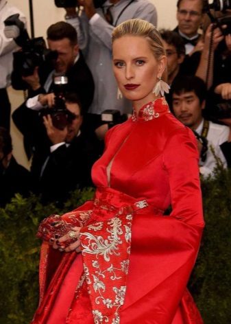 Makeup for dress in oriental style